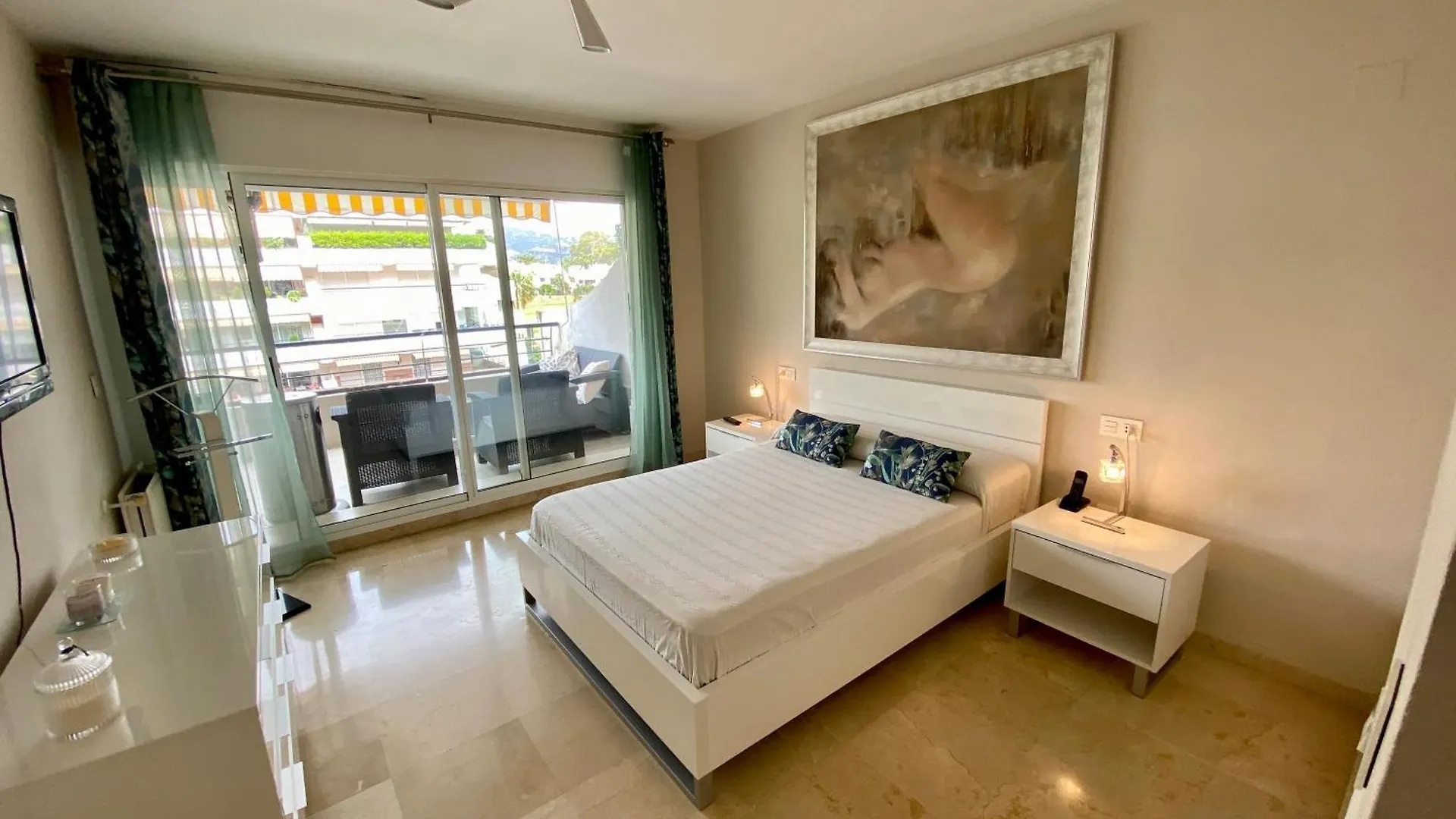 Apartamento Con Vistas Y Terraza En Guadalmina Mad Marbella