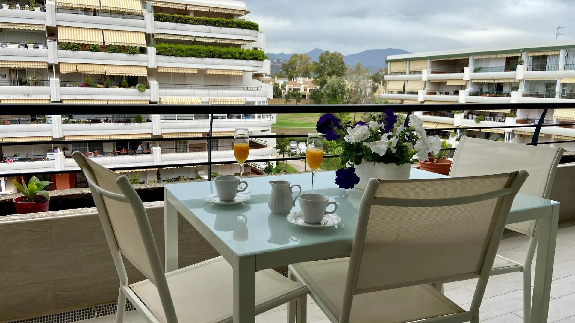 Apartamento Con Vistas Y Terraza En Guadalmina Mad Marbella 0*,