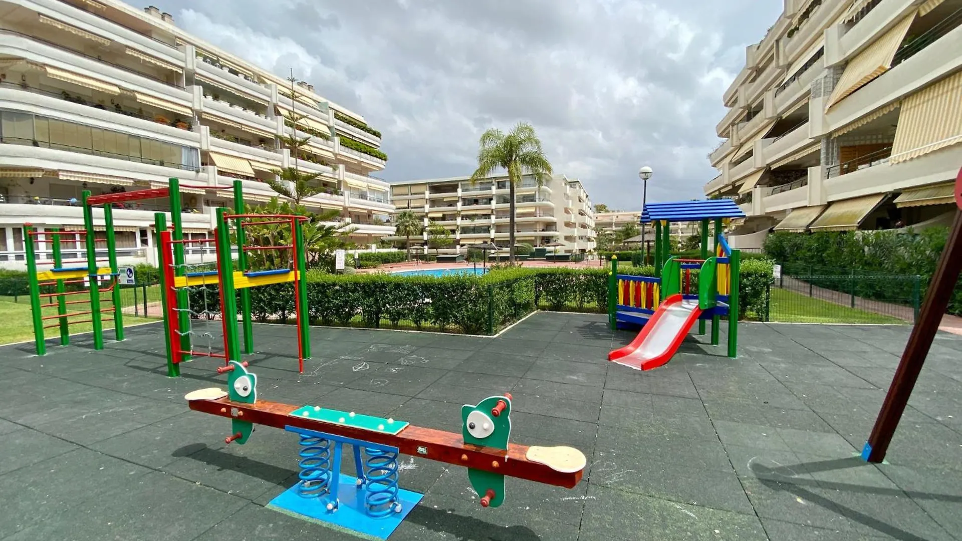 Apartamento Con Vistas Y Terraza En Guadalmina Mad Marbella